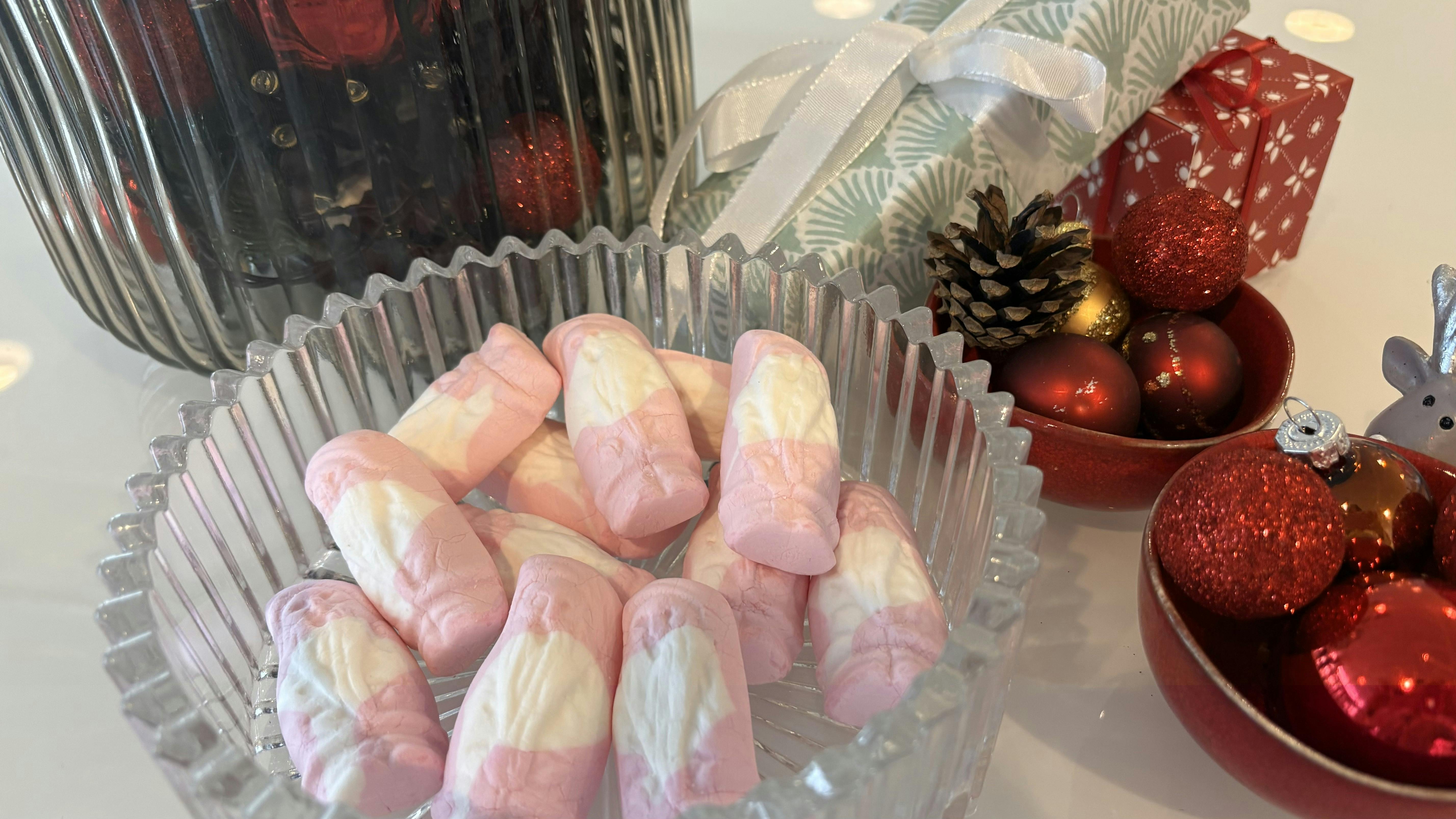 Lyserød juleskum fra Cloetta formet som en julemand