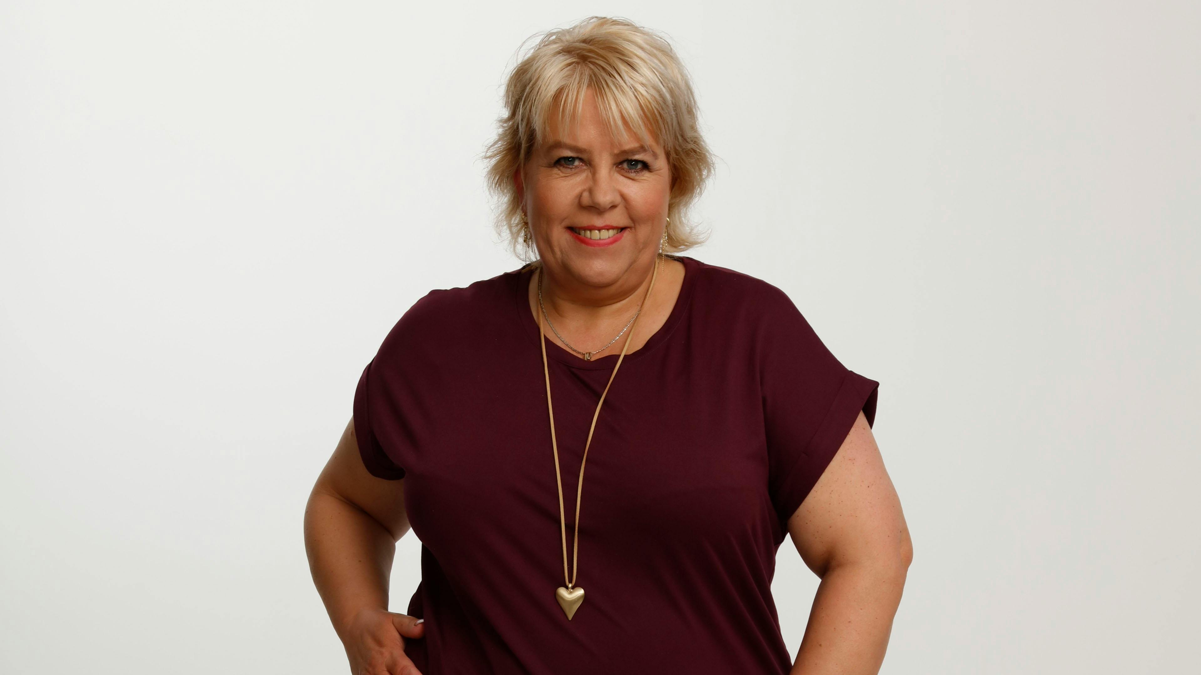 Karina Charlotte Christiansen har som en af deltagerne i programserien "Kandiskuren" på TV 2 Fri og TV 2 Play gennemgået et sundhedsforløb lanceret af Bente Klarlund fra Rigshospitalet og idolet Johnny Hansen fra Kandis.