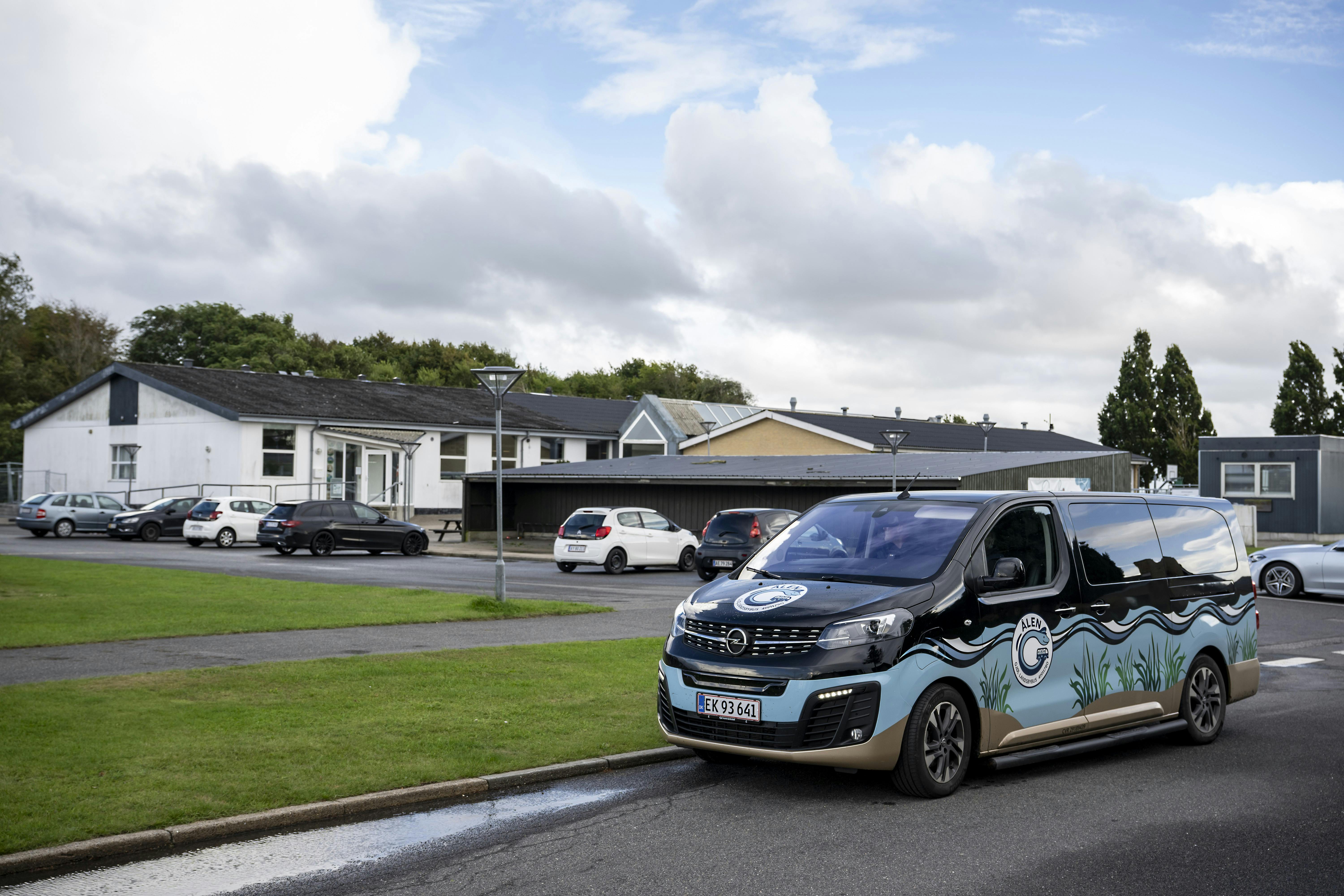 Den el-drevne minibus "Ålen".