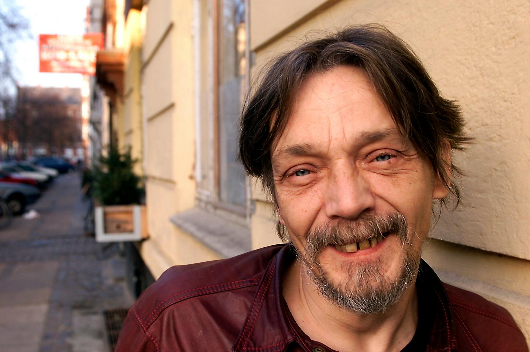 Gamle barnestjerner. Ole Neumann spillede Lille Per i Far til fire filmene.