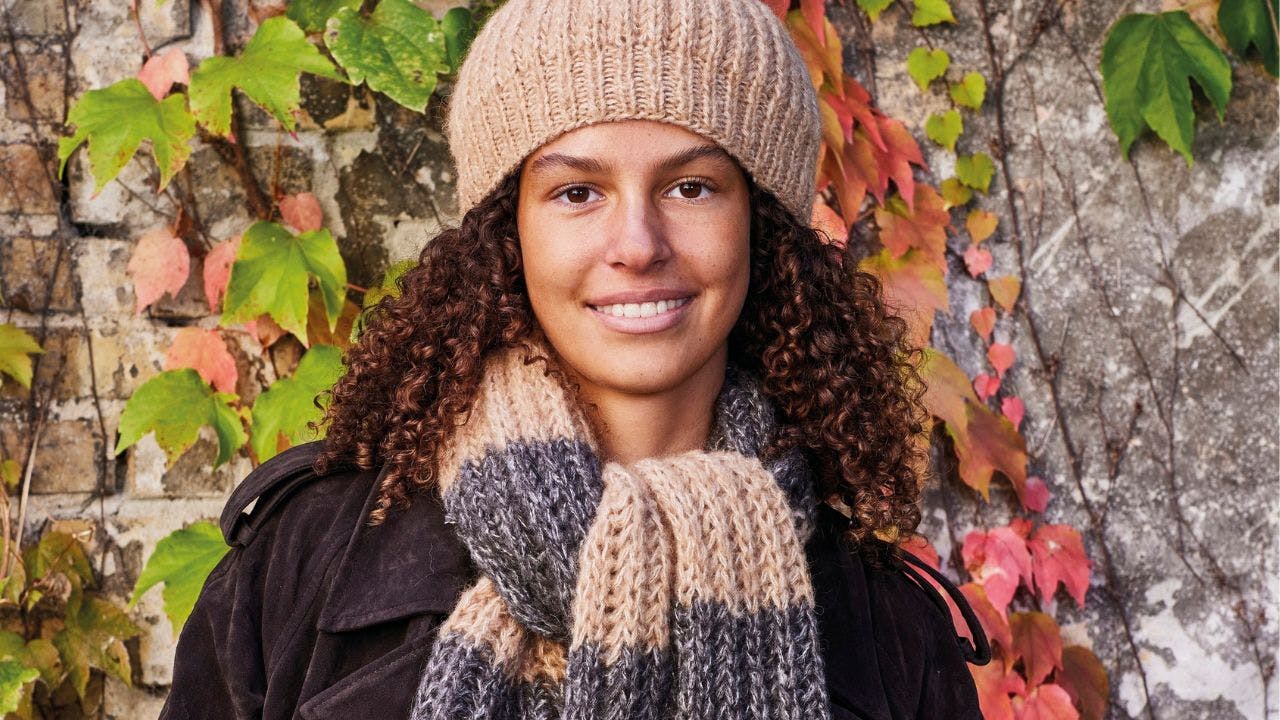 Strikkeopskrift på hue og halstørklæde