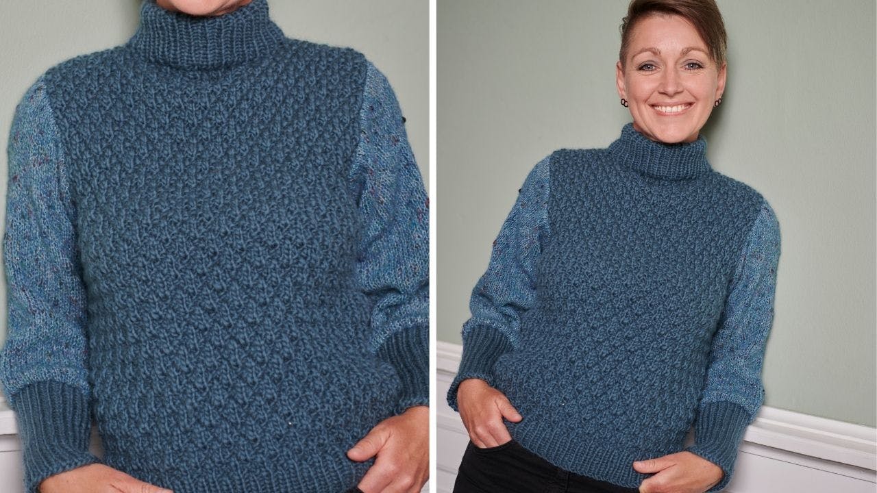 Flot blå strikket sweater med kontrast