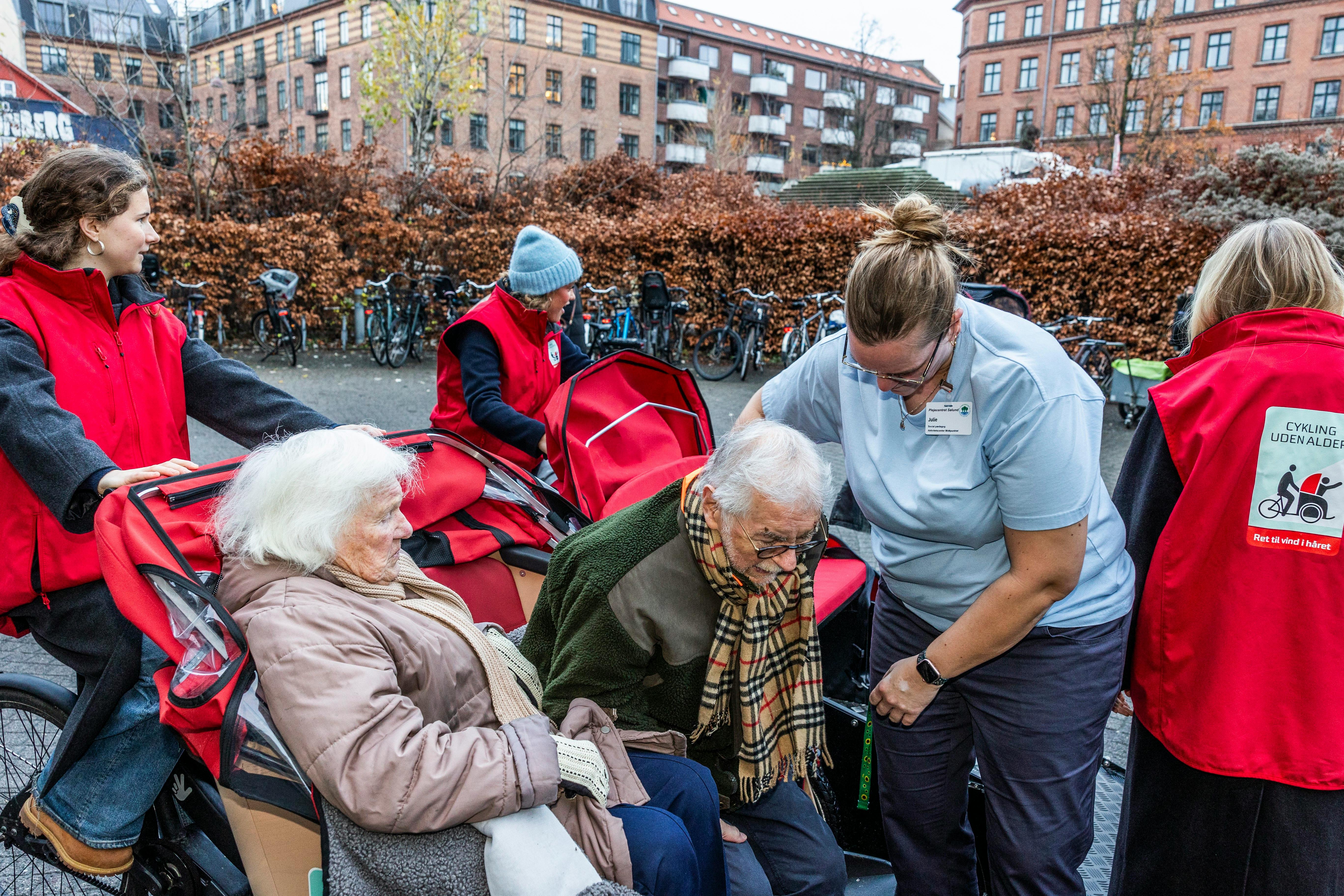 Cykeltur med ældre fra Sølund Plejecenter