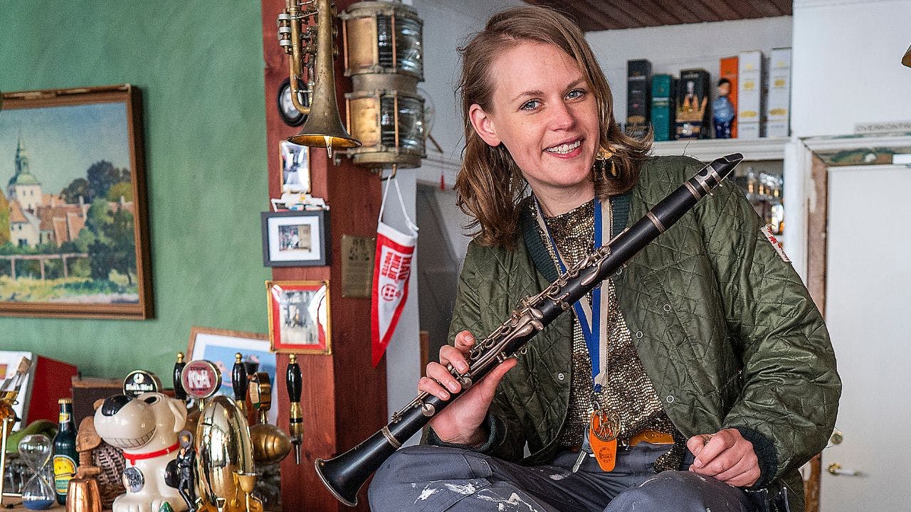 Gertrud Hjelm Kongshøj driver sammen med kæresten Jacob Fuglsang Mikkelsen restauranten Landbogaarden på Ærø og er desuden sangerinde og musiker og har blandt andet optrådt å "X Factor" i 2020.