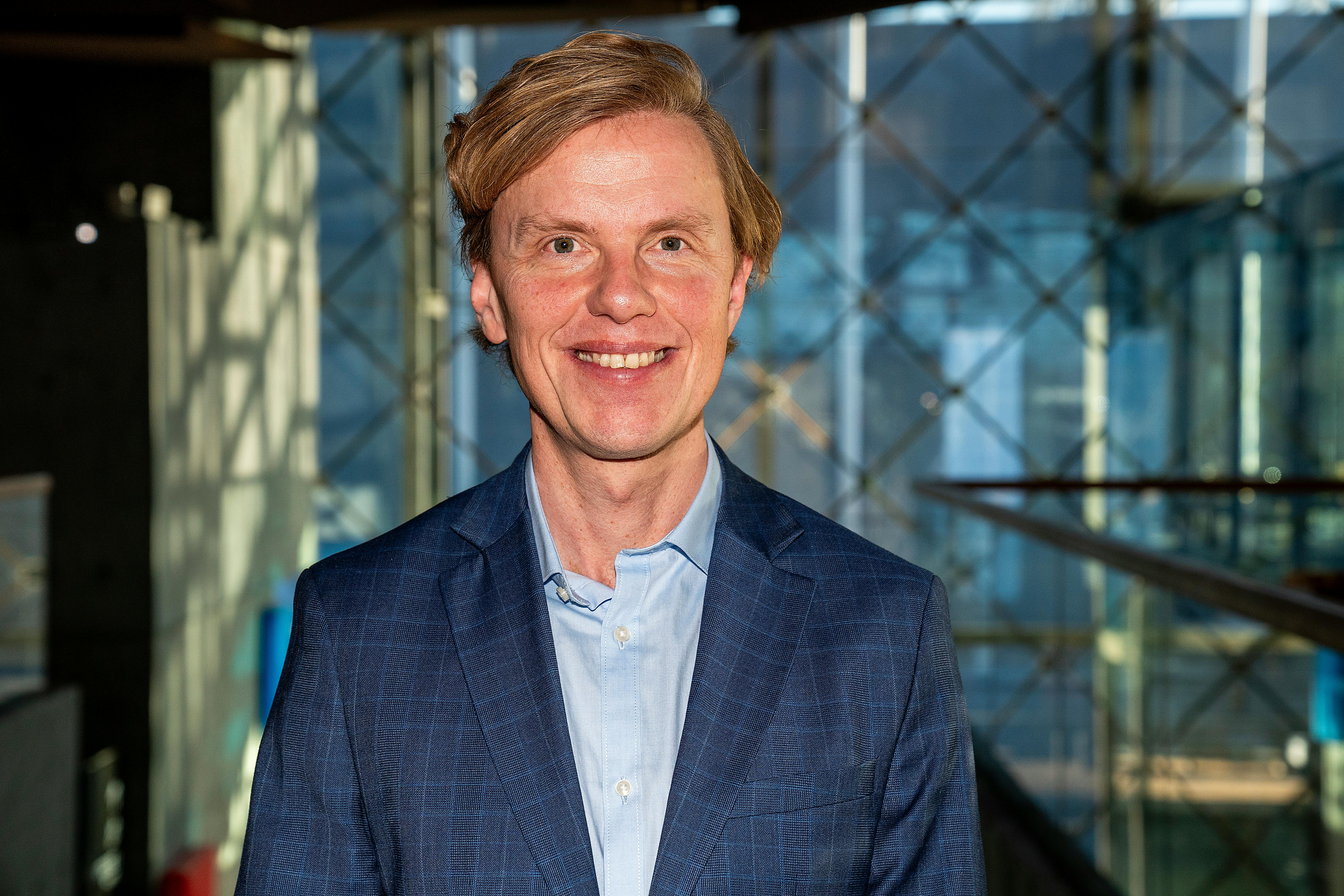 Ole Tøpholm, journalist, radiovært, kommentator og Melodi Grand Prix-ekspert.