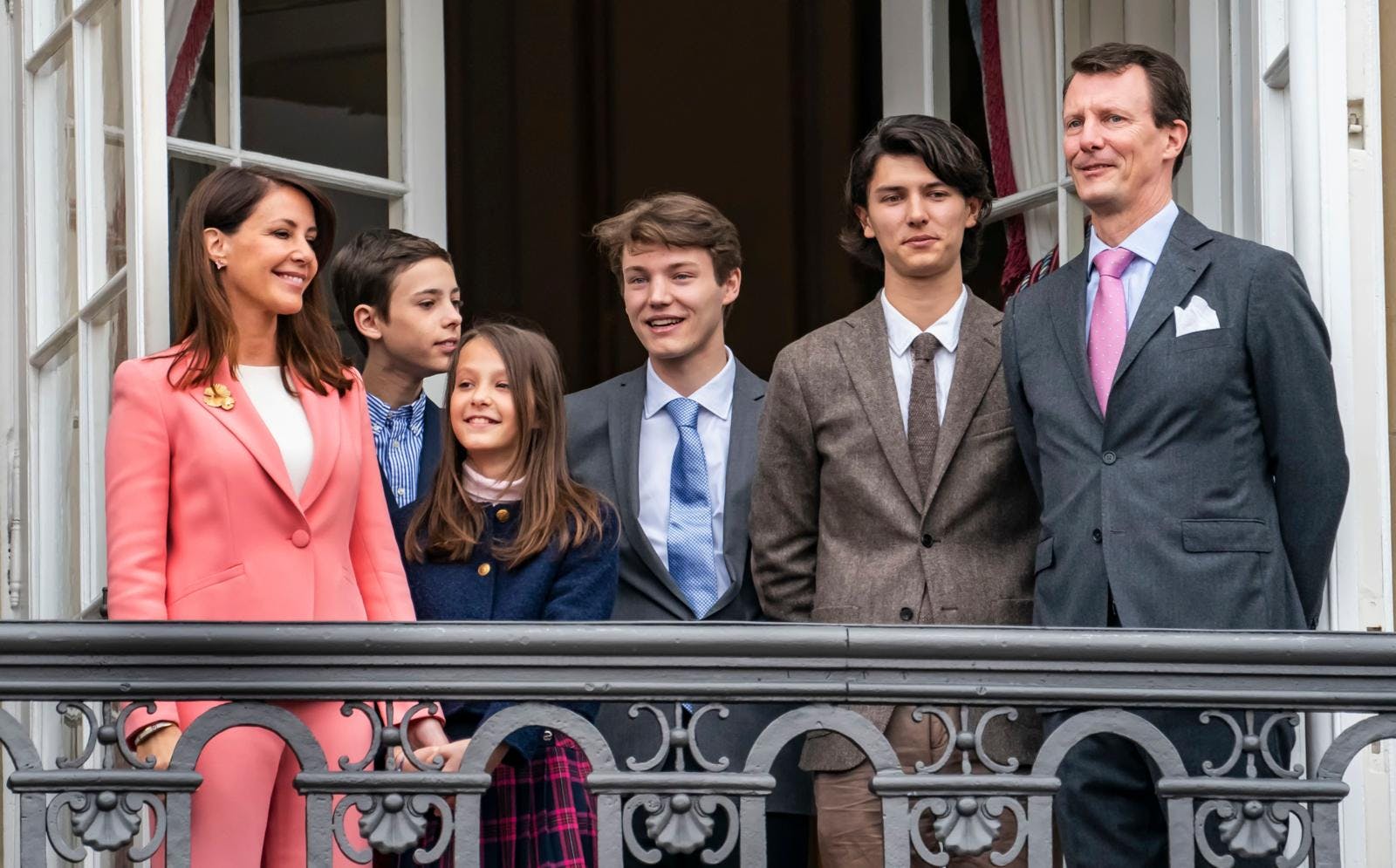 Prins Joachim, prinsesse Marie og deres fire sammenbragte børn. 