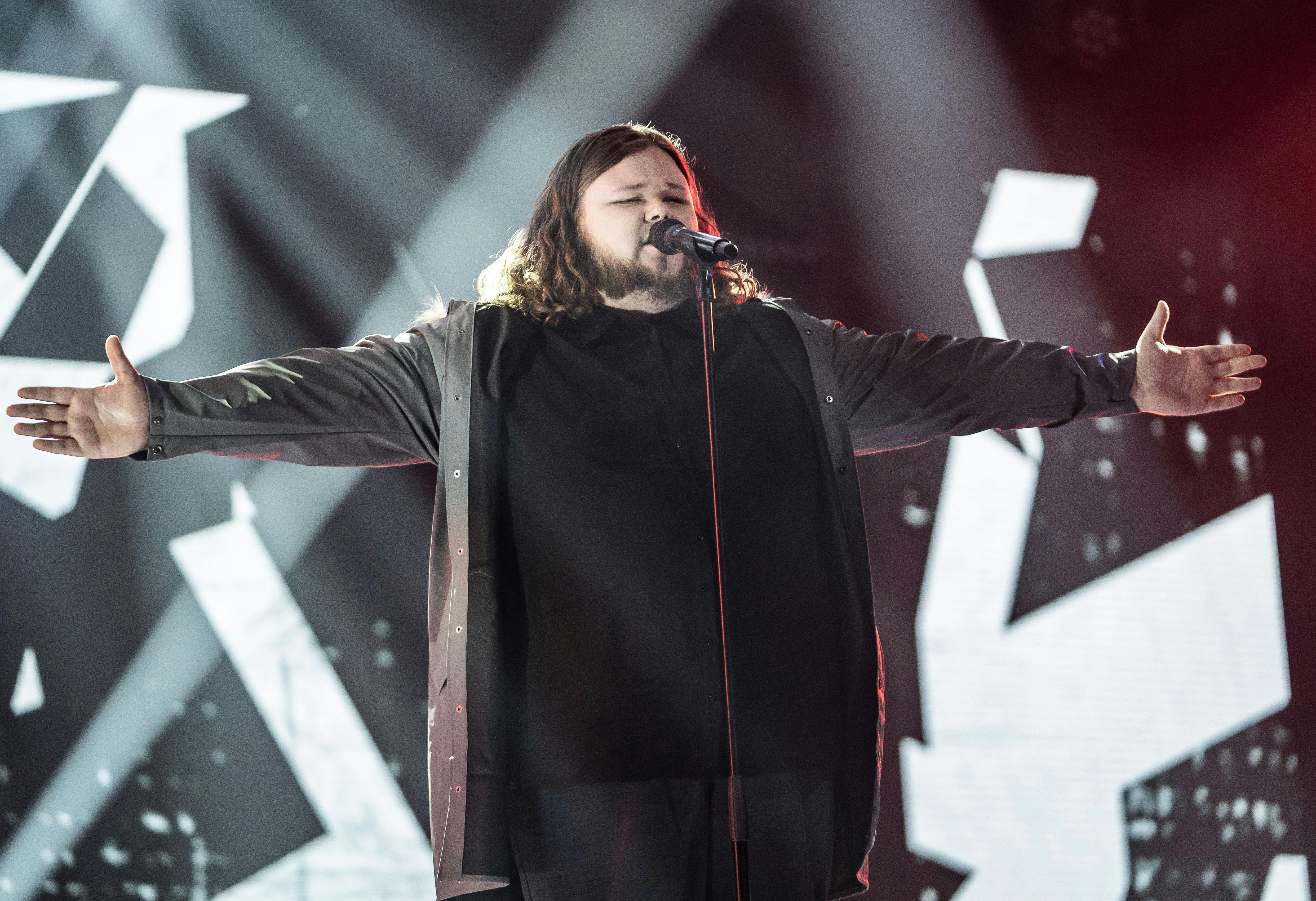 Marcus Jokszies fra Blomster Bror i det første liveshow i "X Factor" anno 2025.