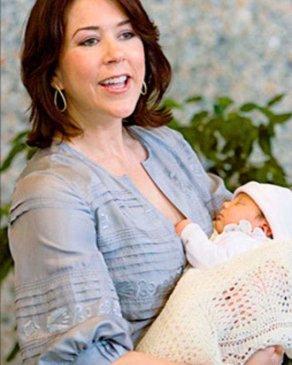 Isabella i Marys royale babysvøb