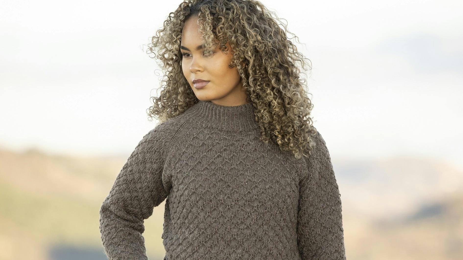 Smuk strikket sweater med små ruder