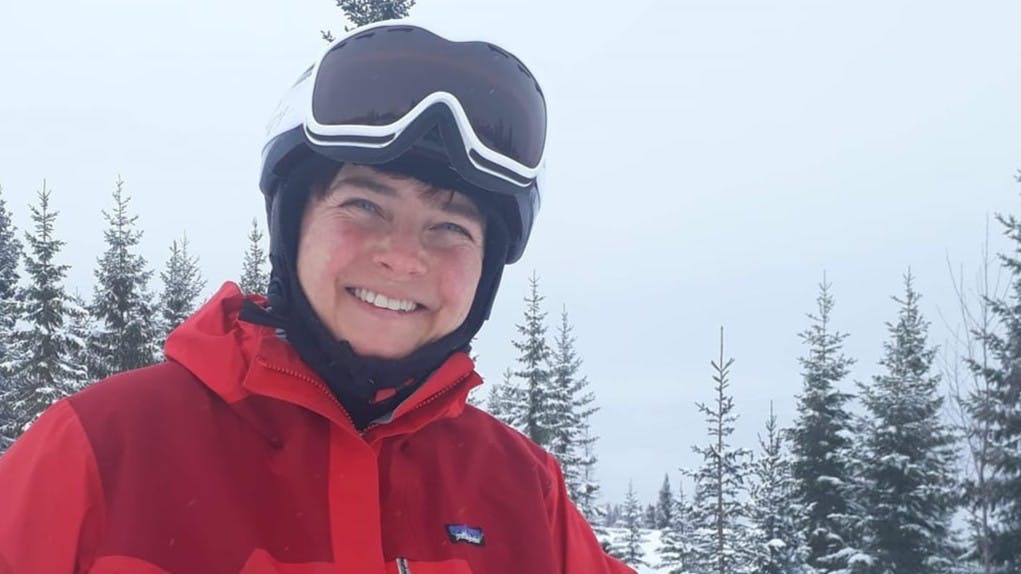 Gitte med slidgigt på ski