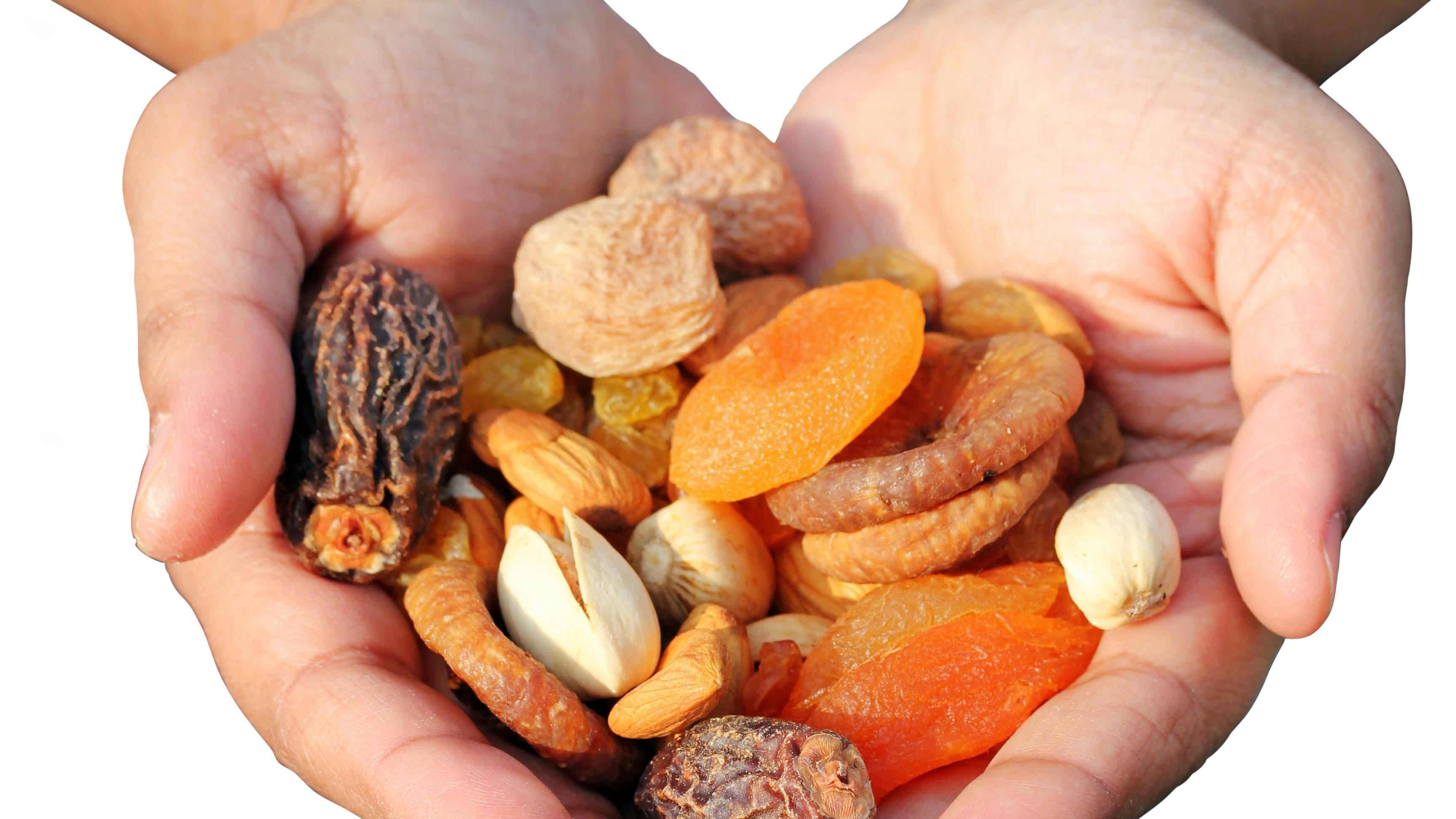 En håndfuld nødder og tørret frugt er behageligt at løbe på.