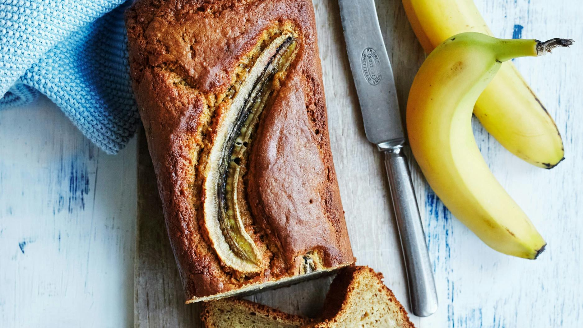Svampet og smagfuldt bananbrød med kardemomme