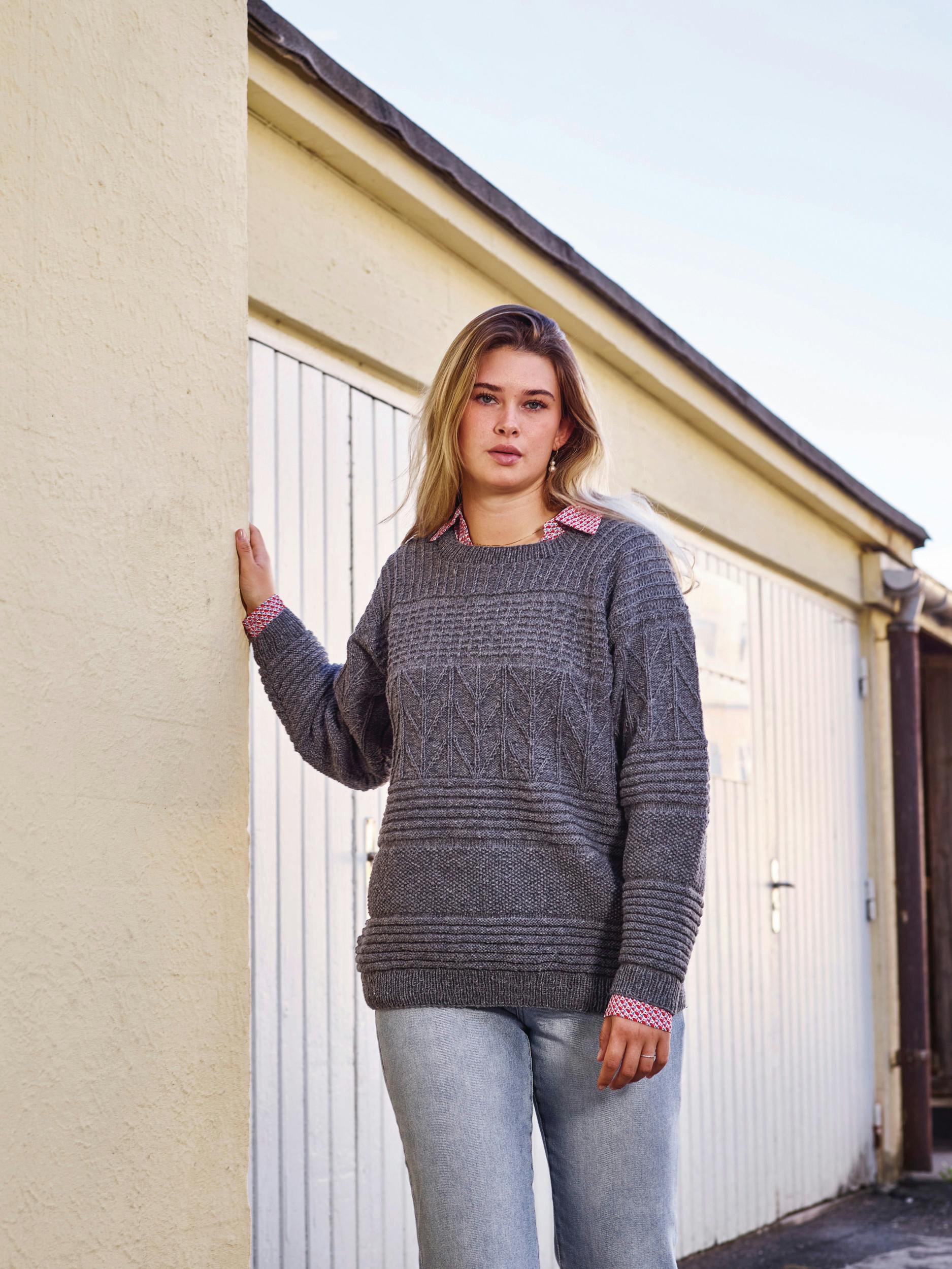 Sweater i perle- og glatstrik