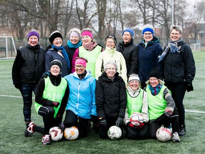 Bedstemor-holdet på fodboldbanen
