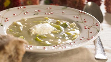 Kartoffel-porresuppe med peberrodscreme