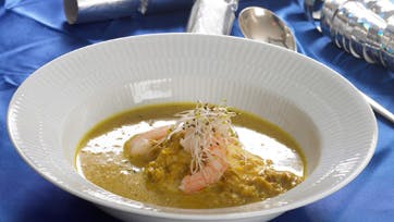 Nem mulligatawny med kyllingebryst og rejer