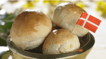 Klassiske fødselsdagsboller med fyld af rosiner