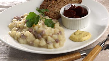 Klassisk skipperlapskovs med kalvebryst og kartofler