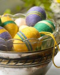 Hjemmelavede påskeæg til ophæng af vatæg