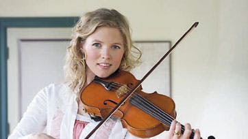 Helene er stolt af at synge på dansk