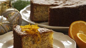 Nem appelsinkage med kardemomme og appelsin-sirup