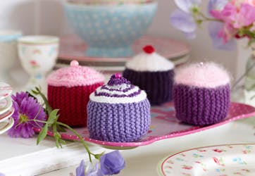 strikkeopskrift: Små, strikkede cupcakes