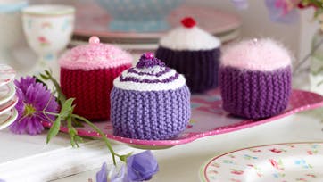 strikkeopskrift: Små, strikkede cupcakes