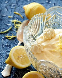 Frisk citronfromage med pasteuriserede æg