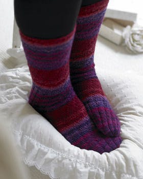 Nemme strømper uden hæl i spiralmønster