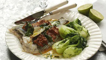 Rødspætte med pesto og dampet kål | Familie Journal