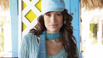 Snoninger går aldrig af mode! Her er de strikket i et blank og meget elegant garn