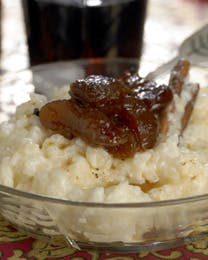 Luksuriøs risengrød med abrikoskompot