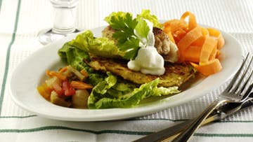 Galetter på kartoffel og æble med nemme fiskefrikadeller