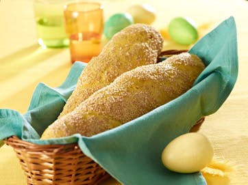 Påske-baguettes med sesamfrø og gurkemeje