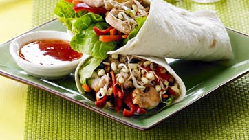Super nemme wraps med thai inspireret kylling