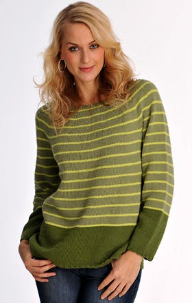 Strikket sweater med striber i grønne nuancer