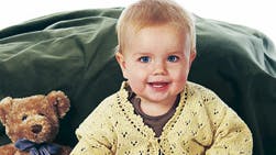 Fin trøje med hulmønster til de allermindste