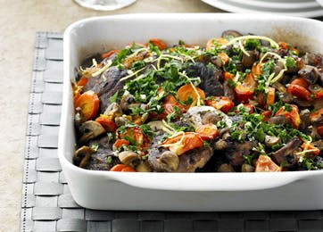 Langtidsstegt osso buco med grøntsager og rødvin