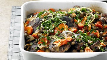 Langtidsstegt osso buco med grøntsager og rødvin
