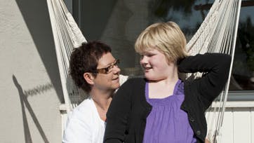 Som 11-årig er Thea stadig familiens glædessprederFoto: Alex Tran