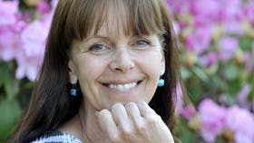 EFTER: De små ar i huden er væk, og som en sidegevinst er de små rynker i panden også forsvundet. Foto: Jette M. Vesterager