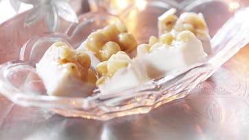 Julede toscasnitter med marcipan, hvid chokolade og nødder