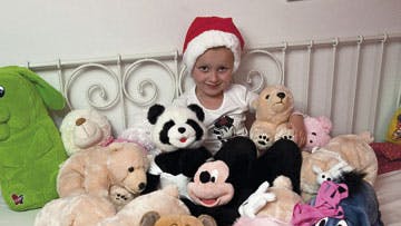 Cathrine fik en bamse før hver behandling ? hun har over 50 stk.Foto: Kurt Ravn