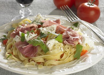Lækker pasta med parmaskinke og frisk gedeost