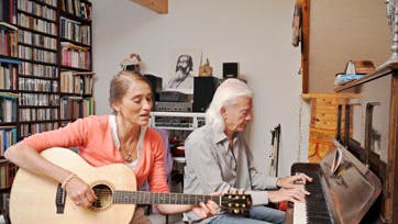 Når parret optræder, har de aldrig flere musikere med på scenen - for den intime stemnings skyld. Foto: Torkel Dyrting