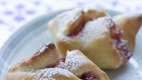 Kalorievenlige fastelavnsboller fyldt med marmelade