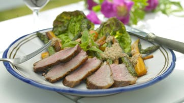 Lav en lækker middag med andebryst og ristede asparges