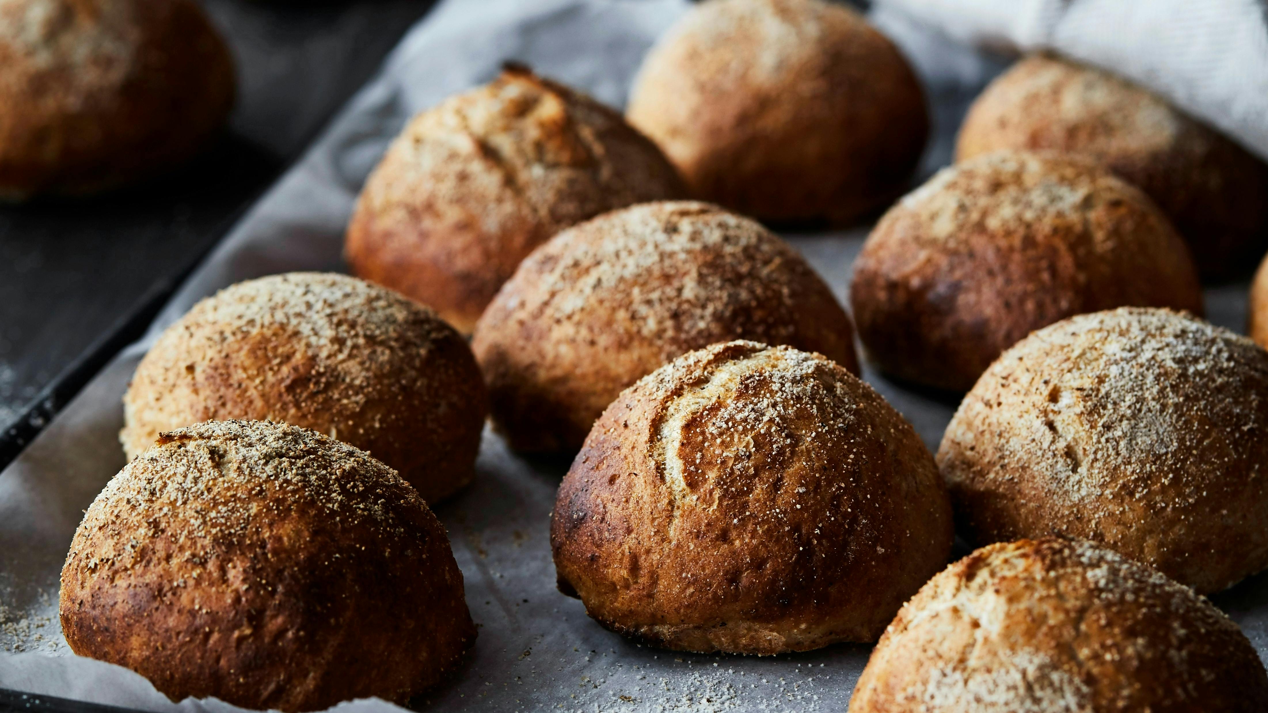 surdej surdejsboller bagt med ølandshvedemel