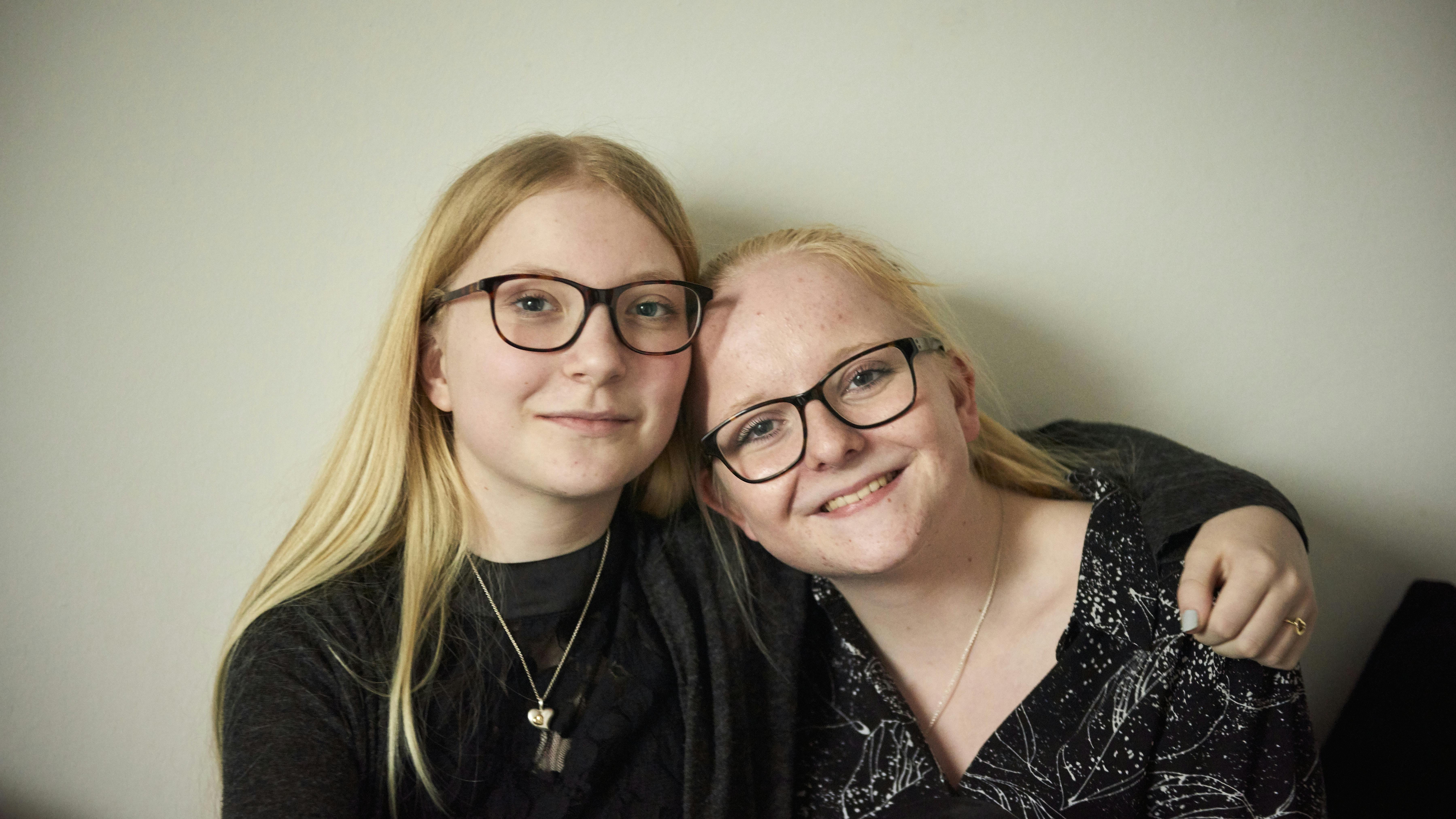 Rebecca og Victoria er begge født med hjertefejl