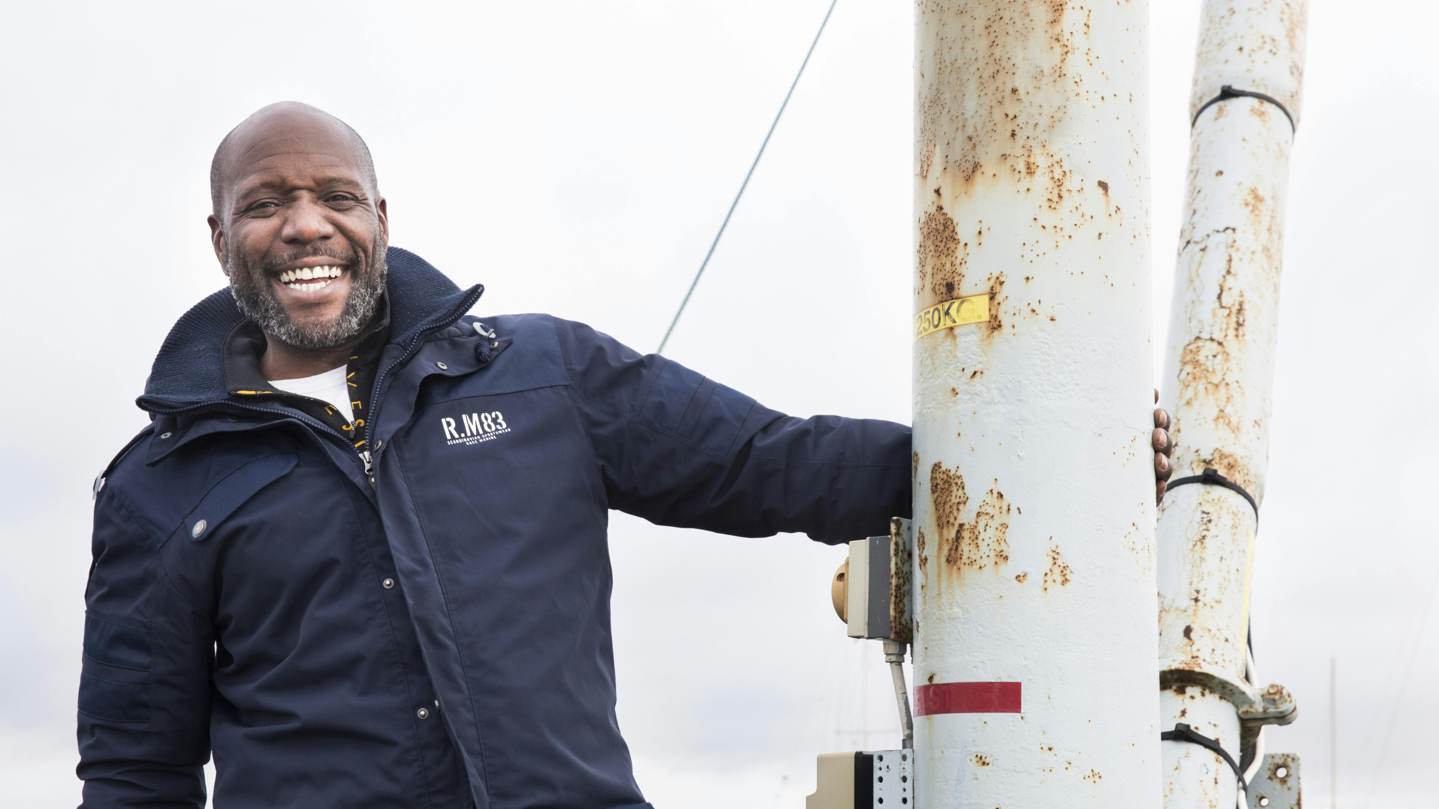 Sangeren James Sampson binder sammen med Sara Maria Franch-Mærkedahl og Patrick Berdino 2016-udgaven af Cirkus Arenas forestilling sammen under overskriften "Vild med cirkus".